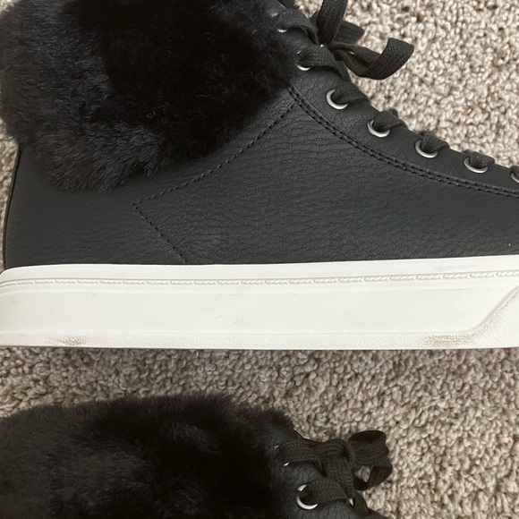 NWOT Koolaburra by UGG Women's Sundell Fuzz Chukka - Black - Size 8 - Picture 13 of 14